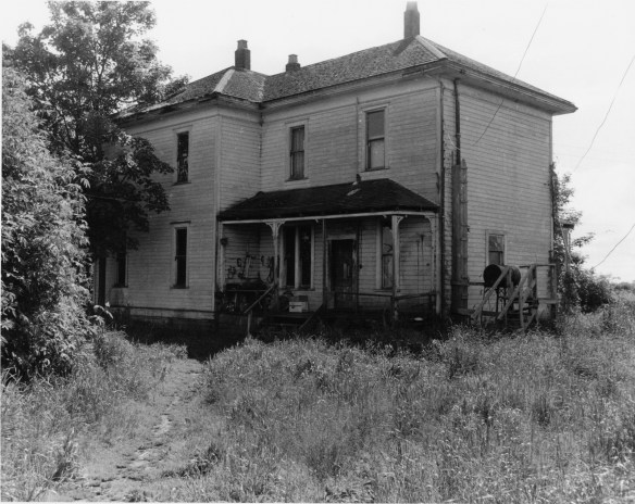 London Farm before restoration, 1977. City of Richmond Archives Photograph 1985 187 7