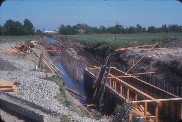 Crossing for Lansdowne Canal